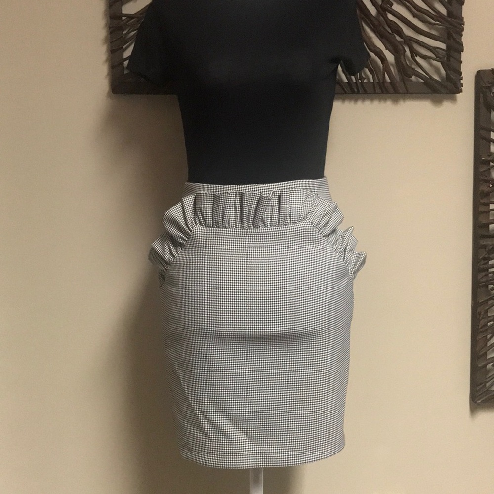Houndstooth Mini Skirt.